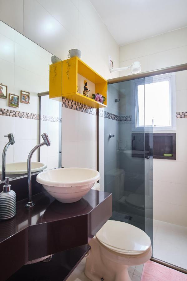 Dois Quartos, Sacada Com Churrasqueira, A 400 Mts Do Projeto Tamar E 800 Mts Do Aquario 우바투바 외부 사진