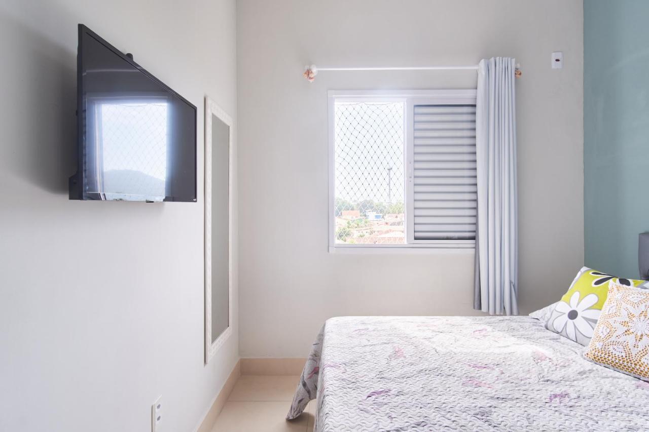 Dois Quartos, Sacada Com Churrasqueira, A 400 Mts Do Projeto Tamar E 800 Mts Do Aquario 우바투바 외부 사진